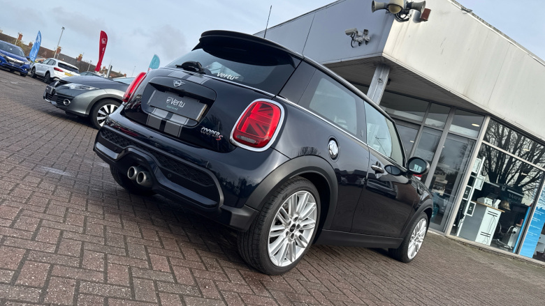 MINI Cooper 2.0 S Exclusive [Level 2] 3dr Auto Petrol Hatchback